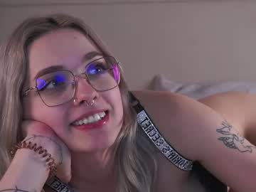 girl Scandalous Cam Girls - Unleash Your Wild Side! with elinacherry
