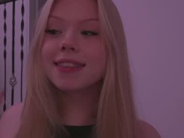 girl
        sonyaplush cam image #5241