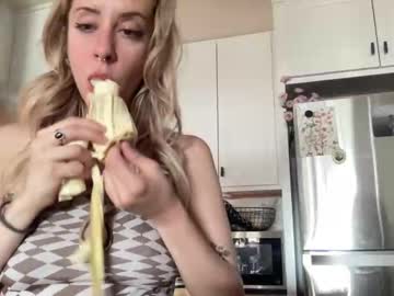 girl
        lilysirenblue cam image #14933