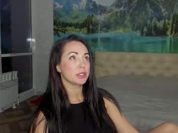 girl
        monica_weisss cam image #6443