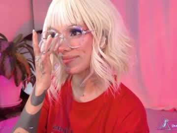 girl Scandalous Cam Girls - Unleash Your Wild Side! with menasaurio_