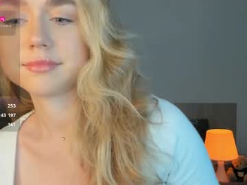 girl
        vanessa_maes cam image #14422