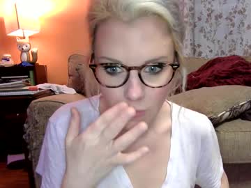 girl Scandalous Cam Girls - Unleash Your Wild Side! with holly_bourbon