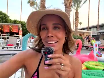 girl Scandalous Cam Girls - Unleash Your Wild Side! with kyliekissesxoxo