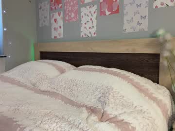 girl
        lioryzerotwo cam image #21111