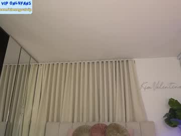 girl Scandalous Cam Girls - Unleash Your Wild Side! with venezolanacute