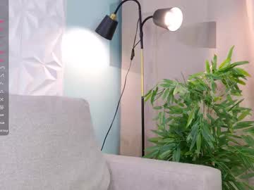 girl Scandalous Cam Girls - Unleash Your Wild Side! with milli_maus