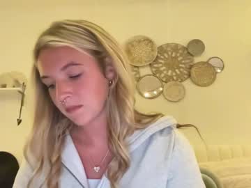 girl Scandalous Cam Girls - Unleash Your Wild Side! with alyssaleary1