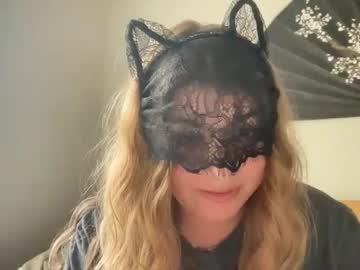 girl Scandalous Cam Girls - Unleash Your Wild Side! with missemmbeex