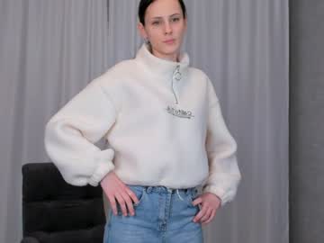 girl Scandalous Cam Girls - Unleash Your Wild Side! with mariamfloor
