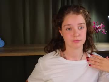 girl
        wilonebendell cam image #15172