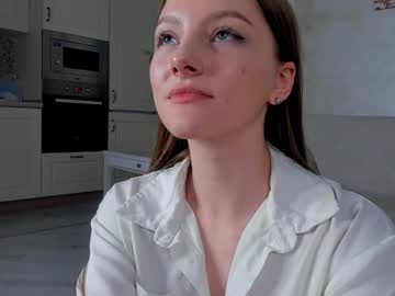 girl Scandalous Cam Girls - Unleash Your Wild Side! with elvinacrosslin