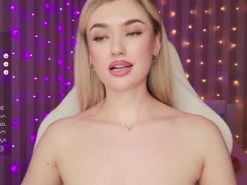 girl Scandalous Cam Girls - Unleash Your Wild Side! with sandysweetie