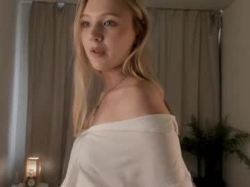 girl Scandalous Cam Girls - Unleash Your Wild Side! with amaliapatron
