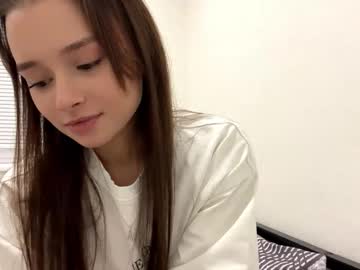 girl
        hoaarisa cam image #19453