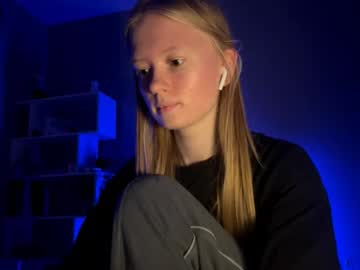 girl Scandalous Cam Girls - Unleash Your Wild Side! with mittietonge