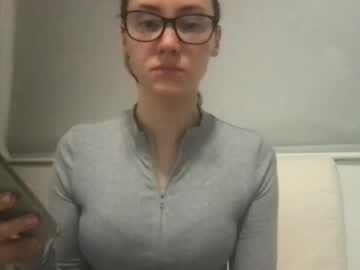 girl
        lilydunn cam image #3020