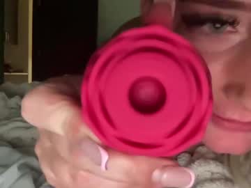 girl Scandalous Cam Girls - Unleash Your Wild Side! with alyssa_skyee