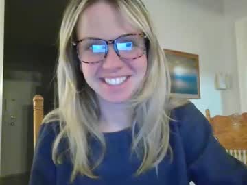 girl Scandalous Cam Girls - Unleash Your Wild Side! with hfwilso