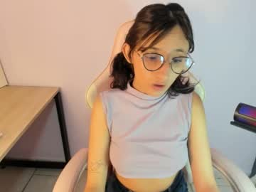 girl Scandalous Cam Girls - Unleash Your Wild Side! with princess_foxxxy1