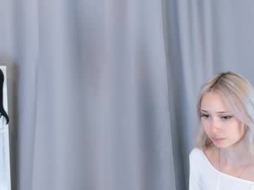 girl
        aurorabless cam image #15883