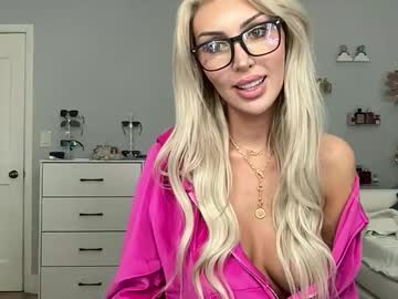 girl Scandalous Cam Girls - Unleash Your Wild Side! with perfecttalldoll