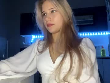 girl
        lettieharkin cam image #23476