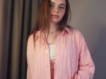 girl Scandalous Cam Girls - Unleash Your Wild Side! with davinagreengo