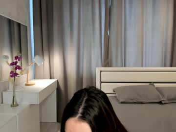 girl Scandalous Cam Girls - Unleash Your Wild Side! with julianabritt