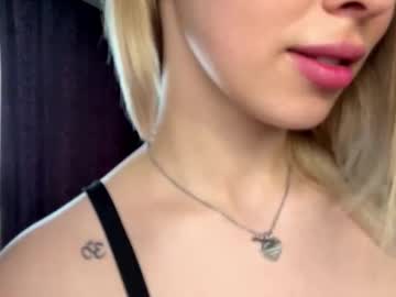 girl
        lil_elisa cam image #17830