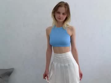 girl
        rosa_myers cam image #16726
