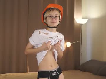 girl Scandalous Cam Girls - Unleash Your Wild Side! with victorianitschke