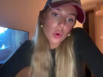 couple Scandalous Cam Girls - Unleash Your Wild Side! with ivyicee