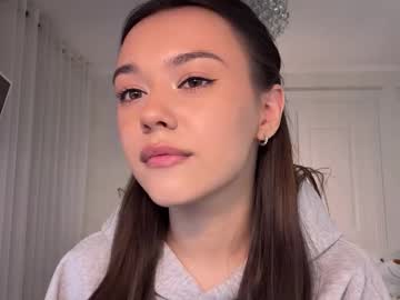 girl Scandalous Cam Girls - Unleash Your Wild Side! with louannbanter