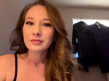 girl Scandalous Cam Girls - Unleash Your Wild Side! with leightonleighxo