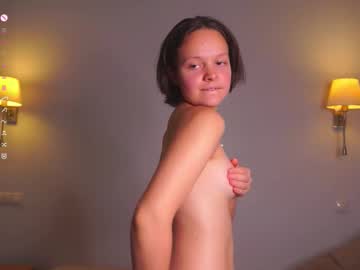 girl
        herminaabedi cam image #19859