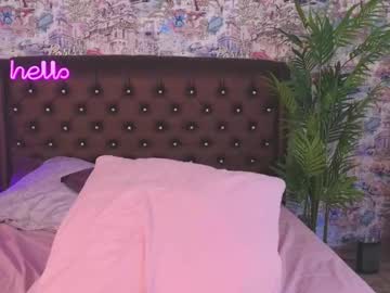 girl
        angelina_new cam image #1378