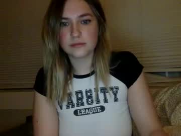 girl
        rocks_off777 cam image #8997