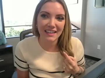 girl Scandalous Cam Girls - Unleash Your Wild Side! with tattedlasirena