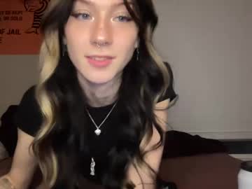girl
        kimandcleo cam image #4879