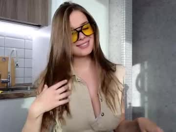 girl Scandalous Cam Girls - Unleash Your Wild Side! with selfish_ashley