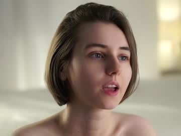 girl Scandalous Cam Girls - Unleash Your Wild Side! with approche_toi_petite