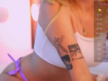 girl Scandalous Cam Girls - Unleash Your Wild Side! with howimeturmum