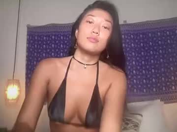 girl Scandalous Cam Girls - Unleash Your Wild Side! with thalia_wilde