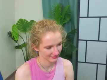girl Scandalous Cam Girls - Unleash Your Wild Side! with brittnyboyden
