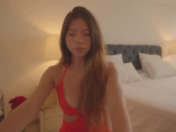 girl Scandalous Cam Girls - Unleash Your Wild Side! with emma_lu1