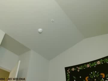 girl Scandalous Cam Girls - Unleash Your Wild Side! with missvanessajune