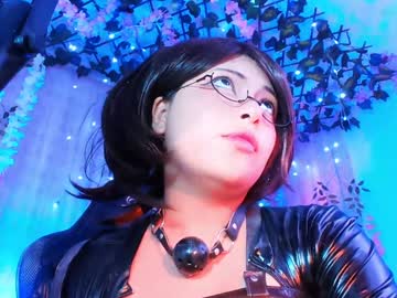 girl
        seraphine23_ cam image #1774
