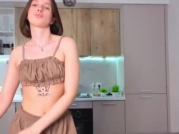 girl
        asa_crystal cam image #12399