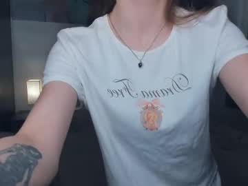 girl
        hwadwellingham cam image #22773